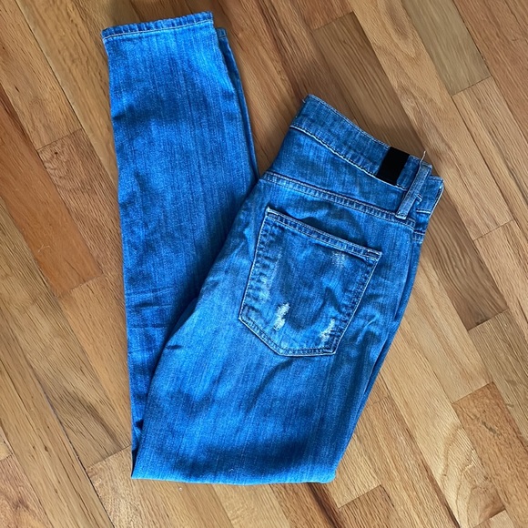 Vince Mason relaxed rolled distressed jeans - Picture 9 of 12